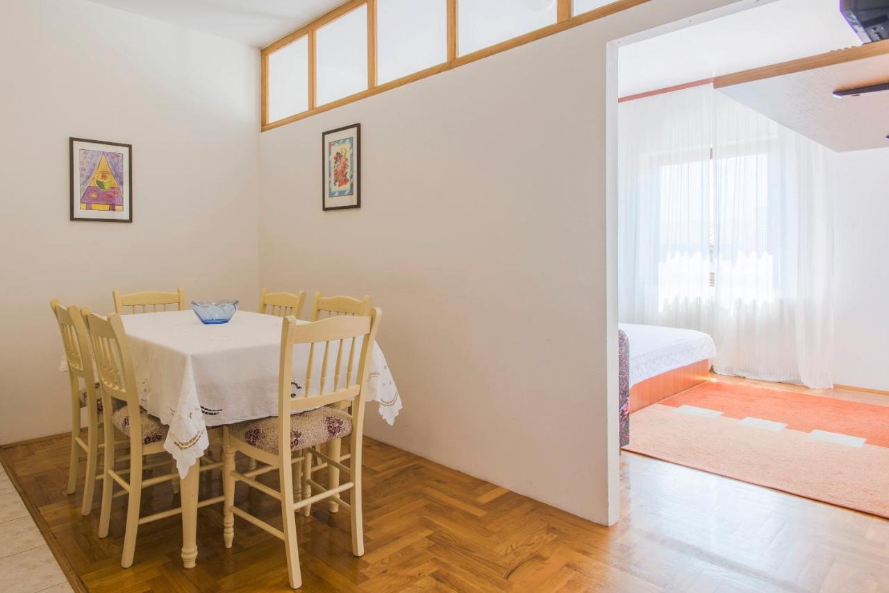 Apartment Sandra Pula Bagian luar foto