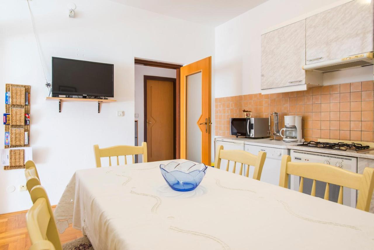 Apartment Sandra Pula Bagian luar foto
