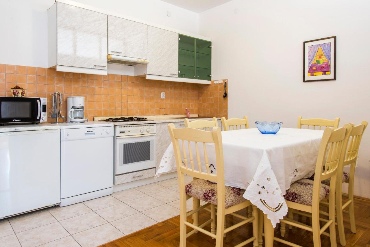 Apartment Sandra Pula Bagian luar foto
